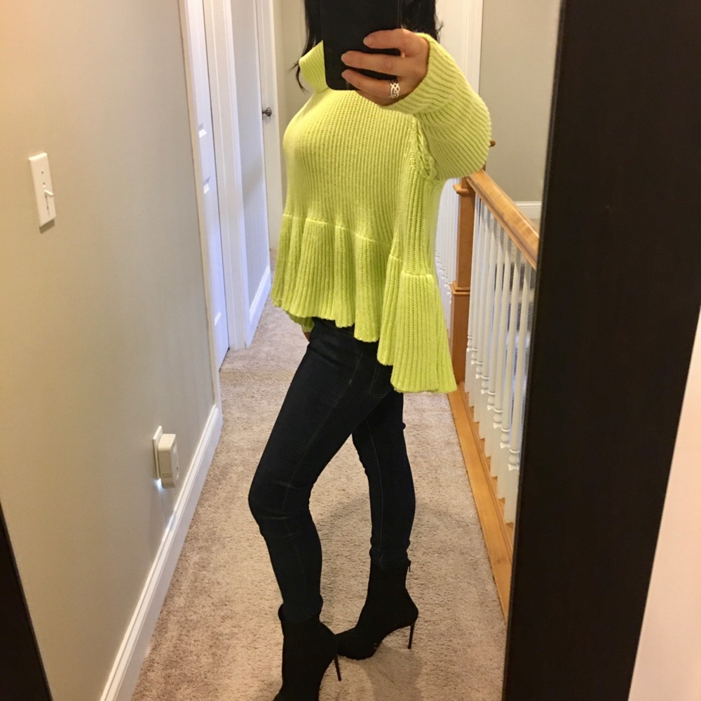 FREE PEOPLE Lime Green Sweater Size S NWT - Picture 2 of 3